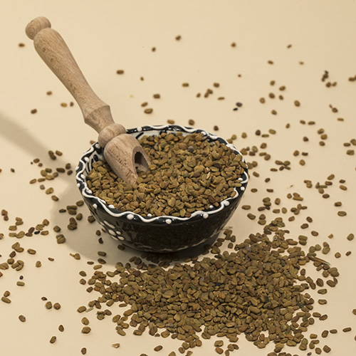 Olej z nasion kozieradki Lotus: naturalne piękno zaczyna się od kozieradki – zadbaj o włosy, skórę i równowagę hormonalną